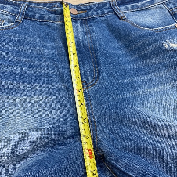 Missguided | Riot | Embroidered High Rise Distressed Mom Jeans - Picture 15 of 16